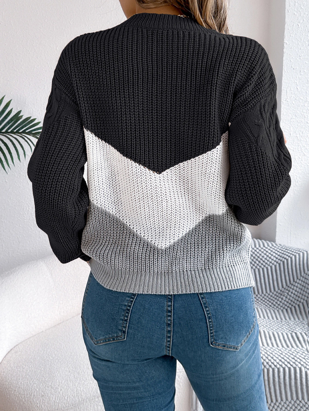 Autumn and Winter Casual Color Blocking Versatile Round Neck Long Sleeved Pullover Sweater for Women