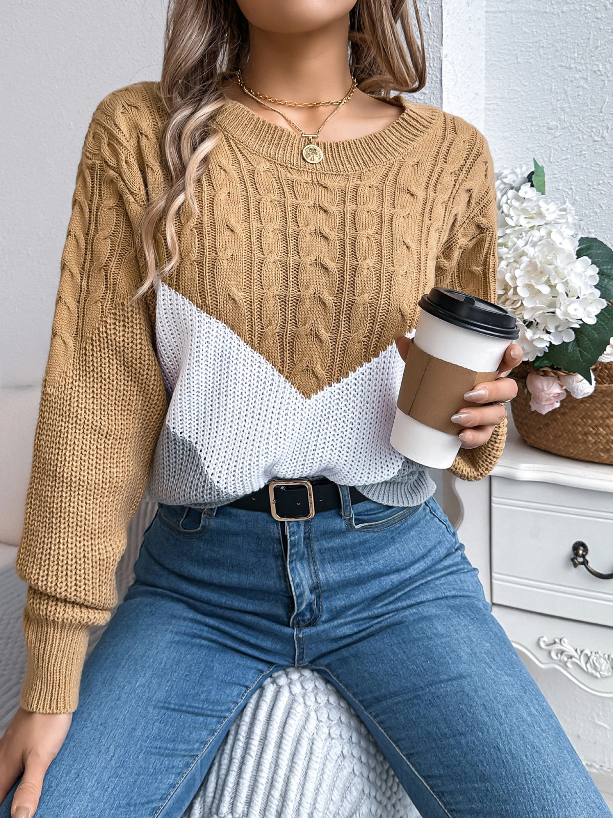 Autumn and Winter Casual Color Blocking Versatile Round Neck Long Sleeved Pullover Sweater for Women